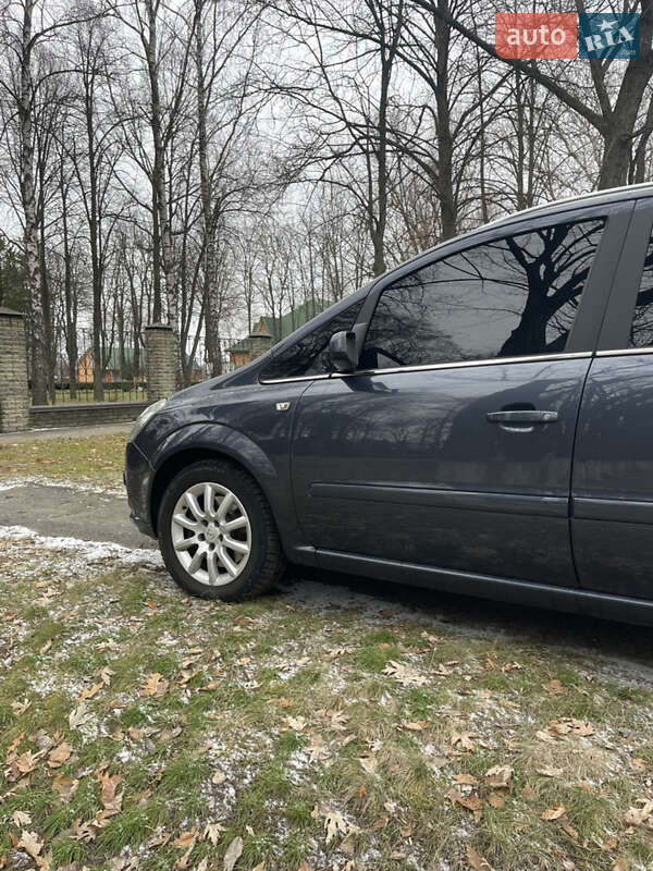 Минивэн Opel Zafira 2007 в Конотопе