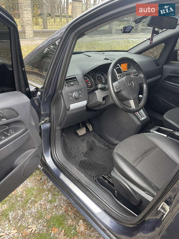 Минивэн Opel Zafira 2007 в Конотопе