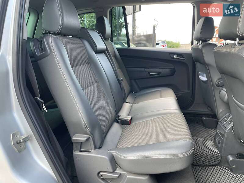 Минивэн Opel Zafira 2011 в Киеве