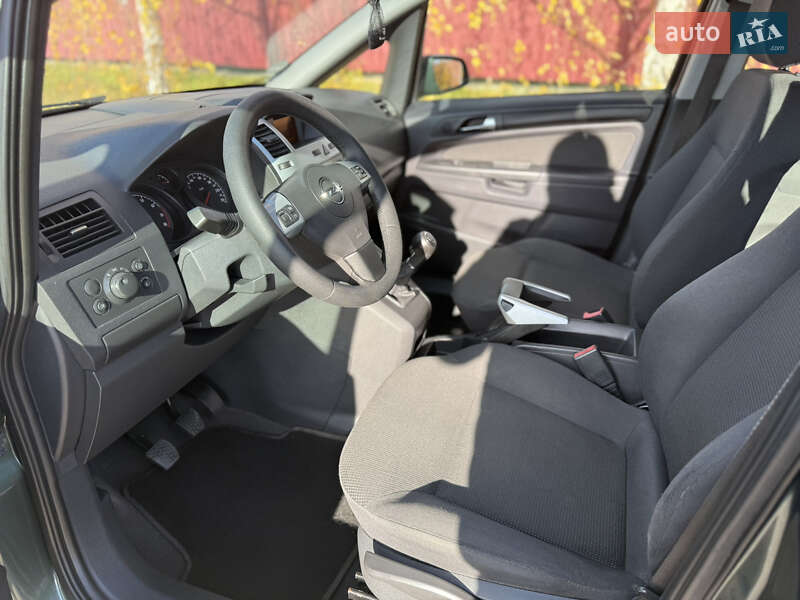 Минивэн Opel Zafira 2009 в Борисполе