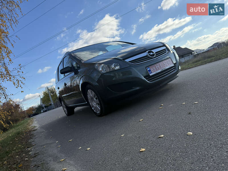 Минивэн Opel Zafira 2009 в Борисполе