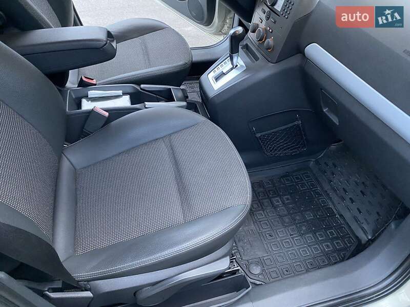 Минивэн Opel Zafira 2007 в Виннице