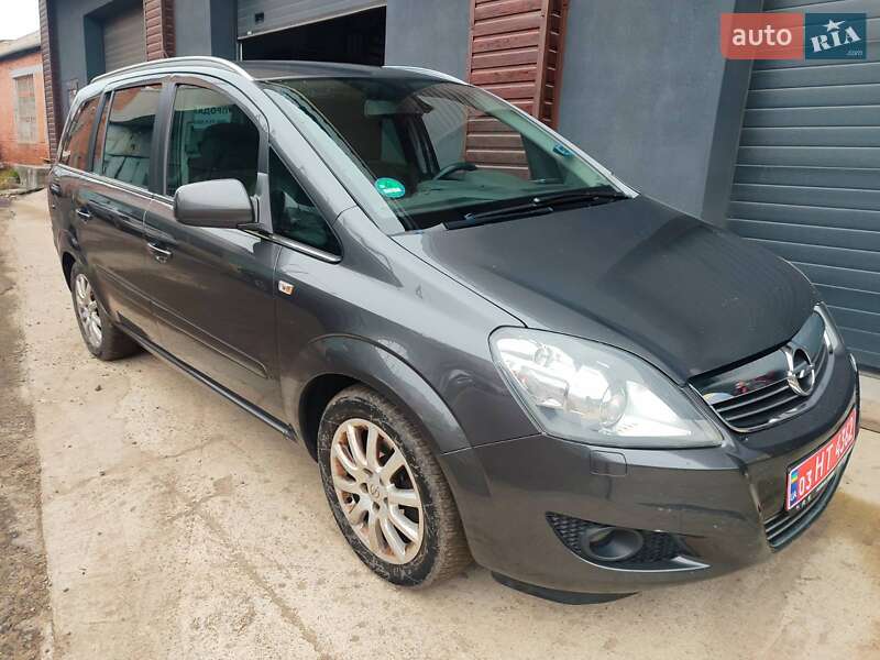 Минивэн Opel Zafira 2010 в Белой Церкви