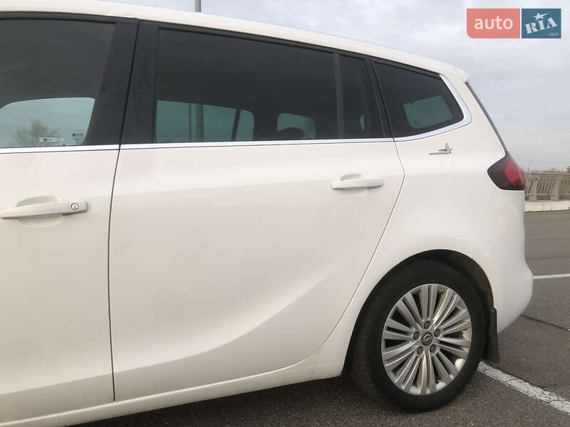 Минивэн Opel Zafira 2017 в Киеве