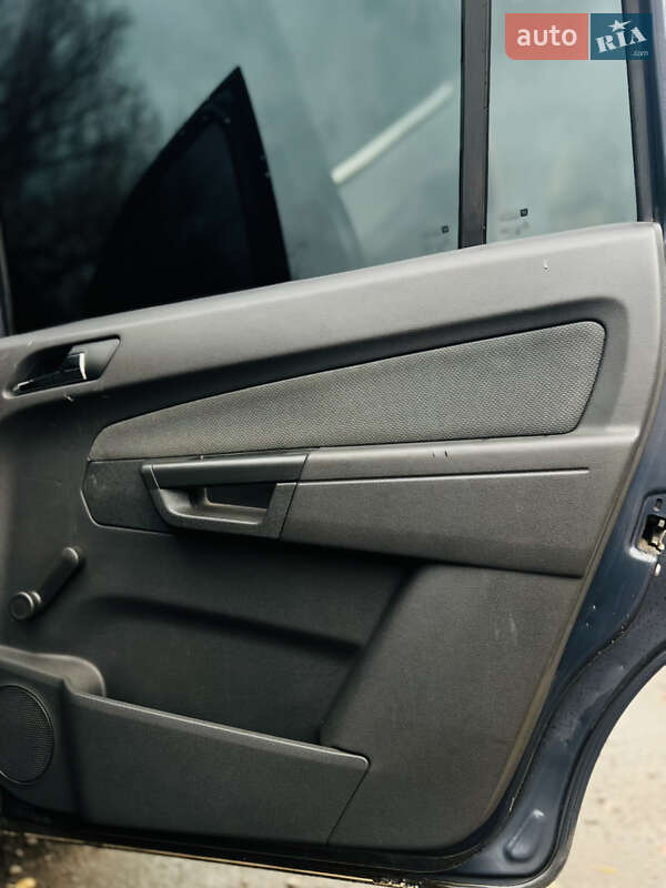 Минивэн Opel Zafira 2006 в Луцке фото 19 Минивэн Opel Zafira 2006 в Луцке