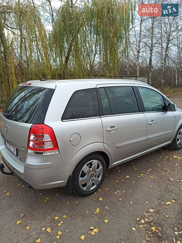 Минивэн Opel Zafira 2011 в Варве