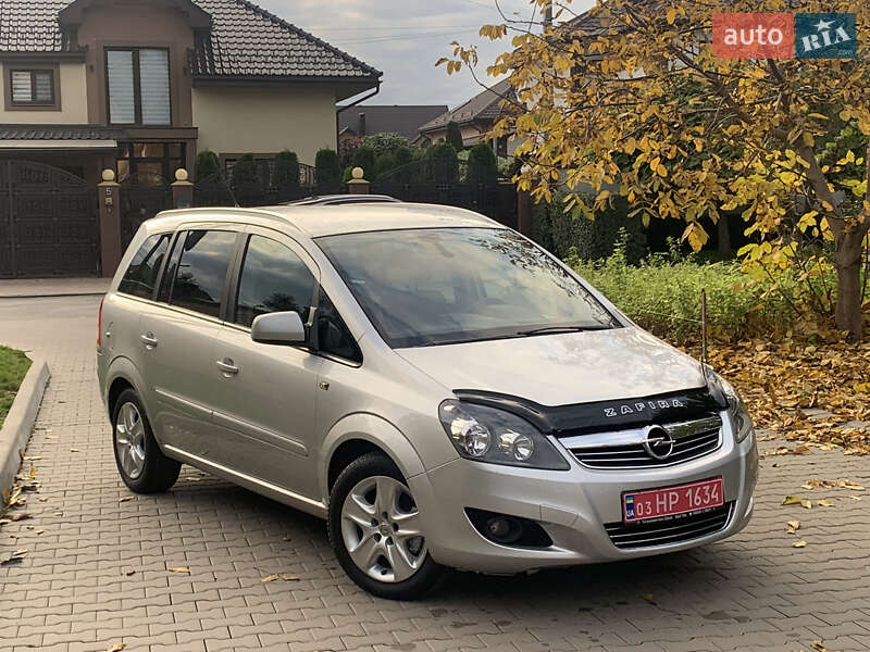 Opel Zafira 2011