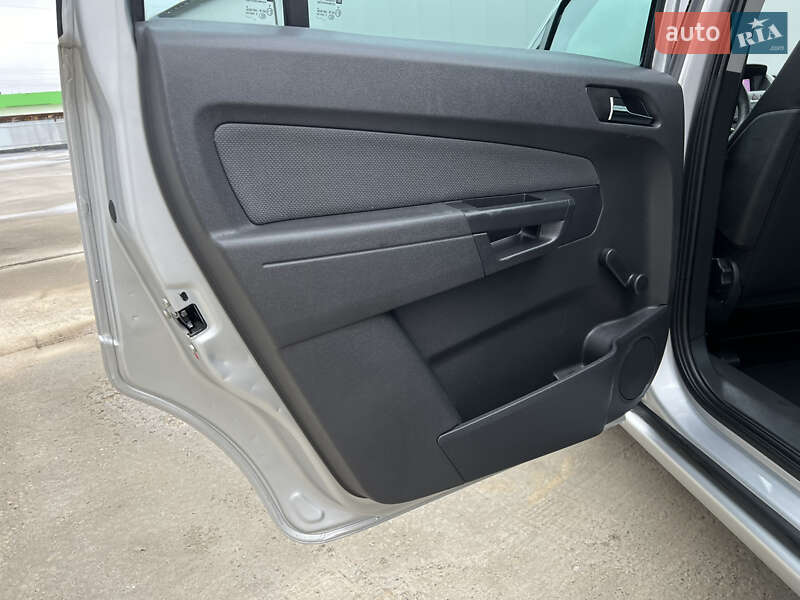 Минивэн Opel Zafira 2007 в Виннице