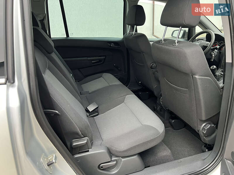 Минивэн Opel Zafira 2007 в Виннице