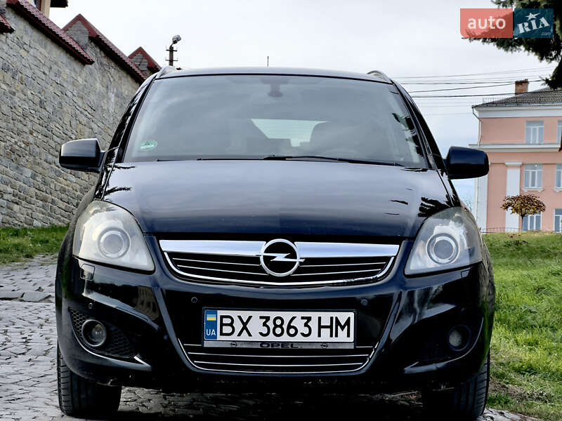 Минивэн Opel Zafira 2009 в Каменец-Подольском