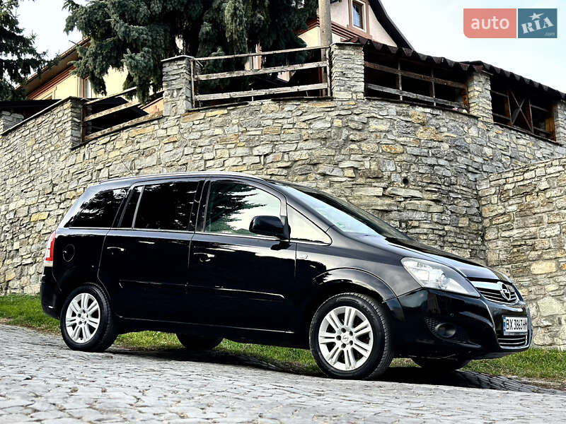 Минивэн Opel Zafira 2009 в Каменец-Подольском
