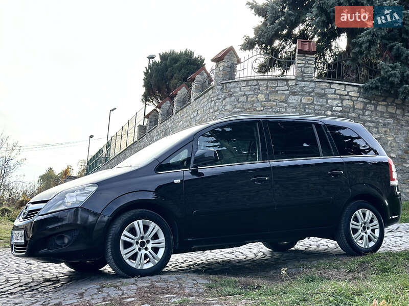 Минивэн Opel Zafira 2009 в Каменец-Подольском