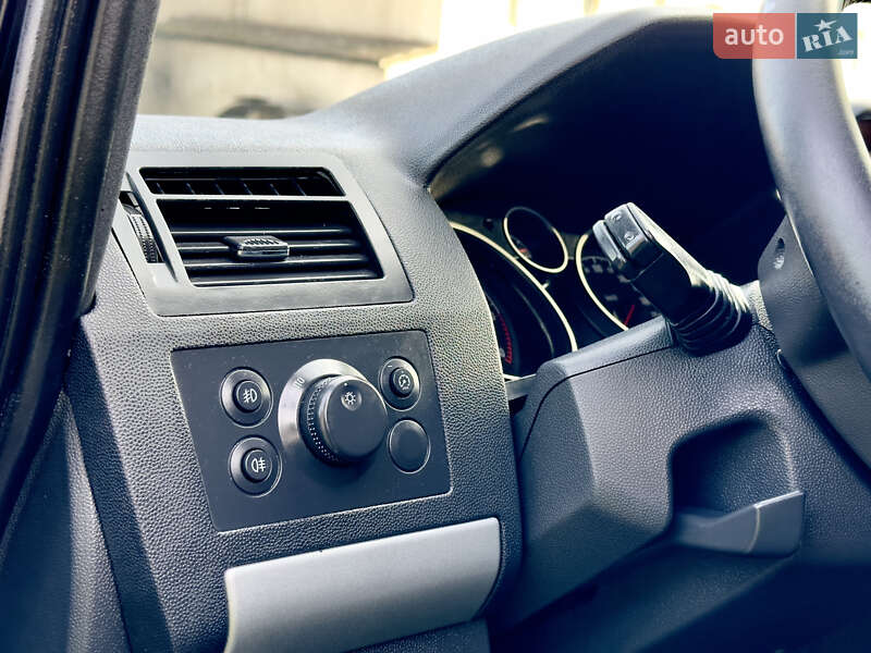 Минивэн Opel Zafira 2009 в Каменец-Подольском