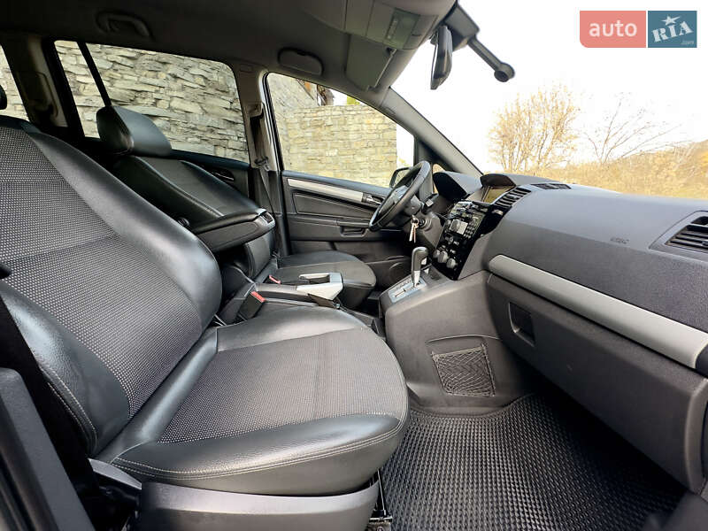Минивэн Opel Zafira 2009 в Каменец-Подольском