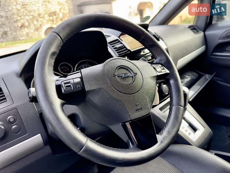 Минивэн Opel Zafira 2009 в Каменец-Подольском