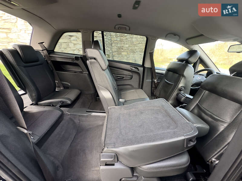 Минивэн Opel Zafira 2009 в Каменец-Подольском