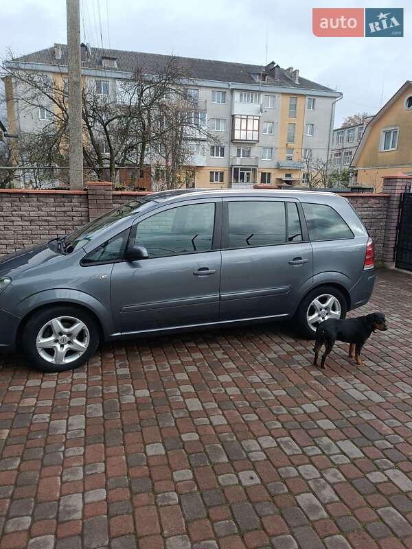 Минивэн Opel Zafira 2008 в Калуше