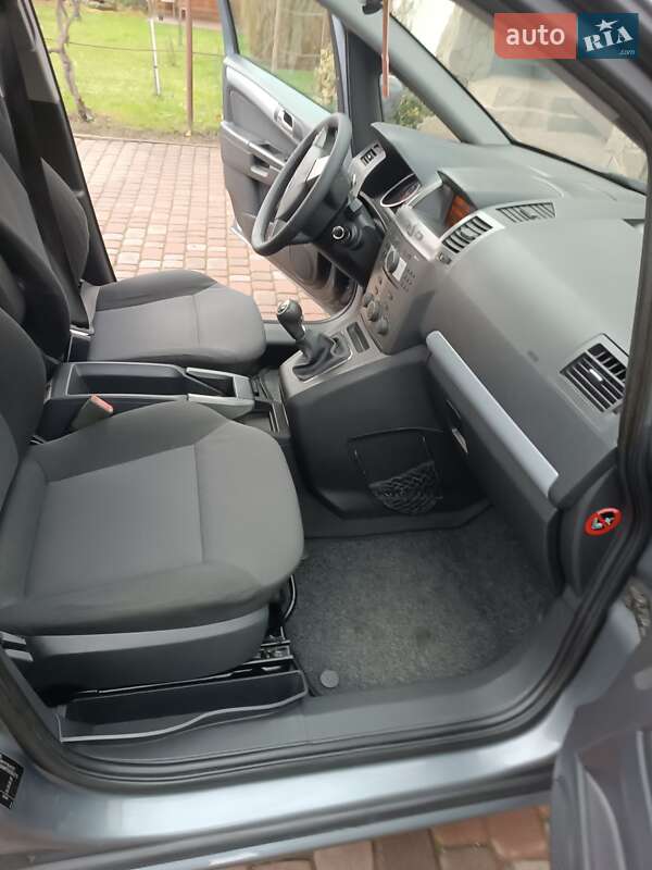 Минивэн Opel Zafira 2008 в Калуше