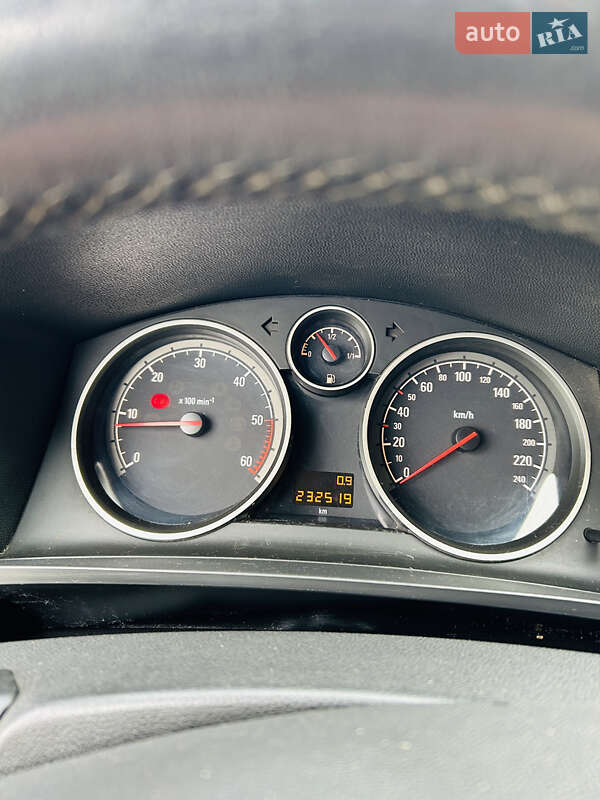 Мінівен Opel Zafira 2010 в Теребовлі