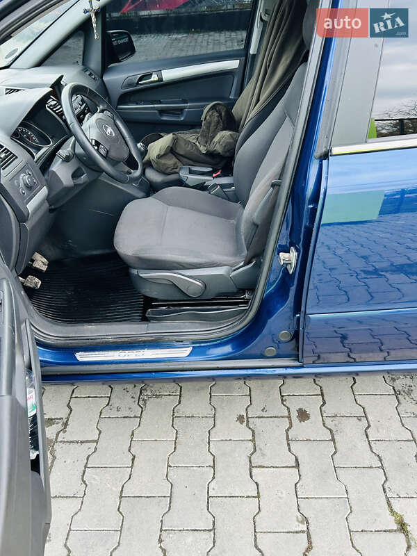 Мінівен Opel Zafira 2010 в Теребовлі