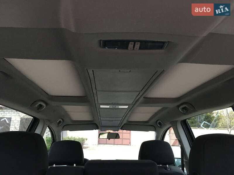 Минивэн Opel Zafira 2009 в Харькове