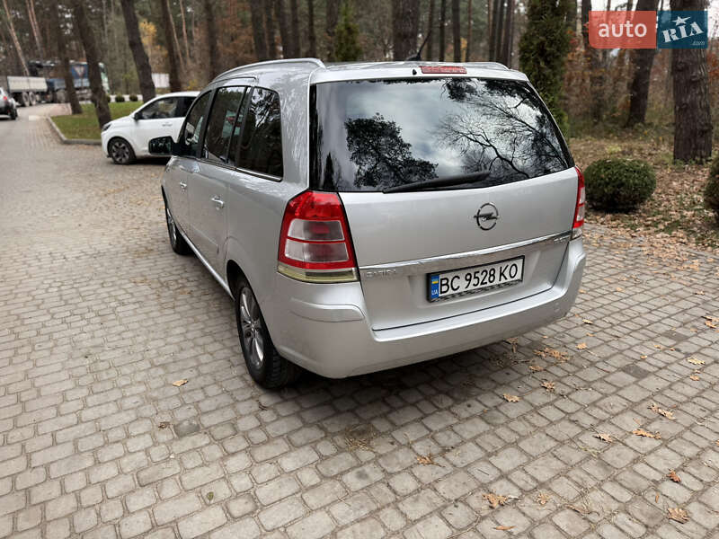 Минивэн Opel Zafira 2010 в Львове