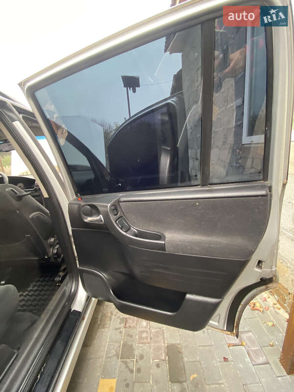 Минивэн Opel Zafira 2005 в Кривом Роге