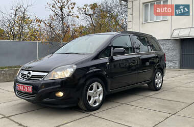 Минивэн Opel Zafira 2011 в Хотине