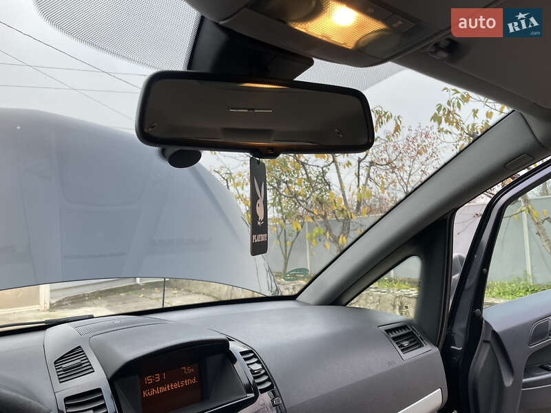 Мінівен Opel Zafira 2011 в Хотині