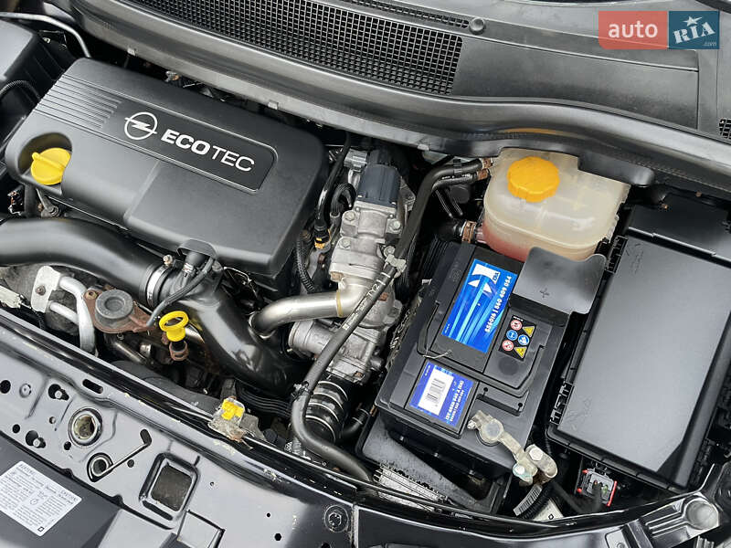 Мінівен Opel Zafira 2011 в Хотині