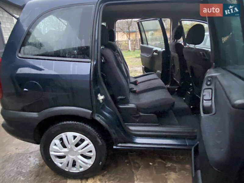 Минивэн Opel Zafira 2002 в Ковеле