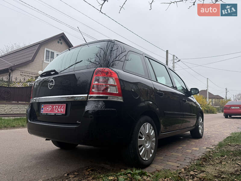 Минивэн Opel Zafira 2010 в Борисполе