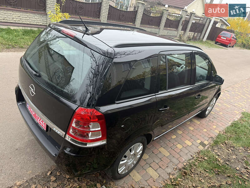 Минивэн Opel Zafira 2010 в Борисполе