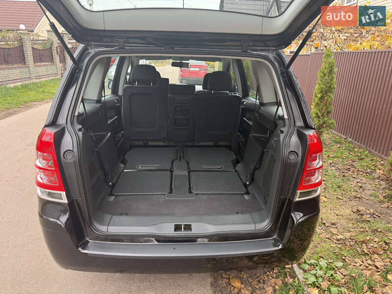 Минивэн Opel Zafira 2010 в Борисполе