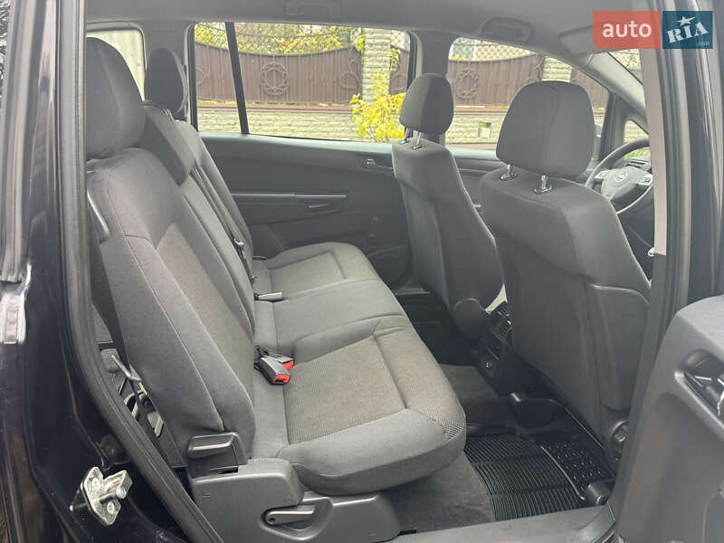 Минивэн Opel Zafira 2010 в Борисполе