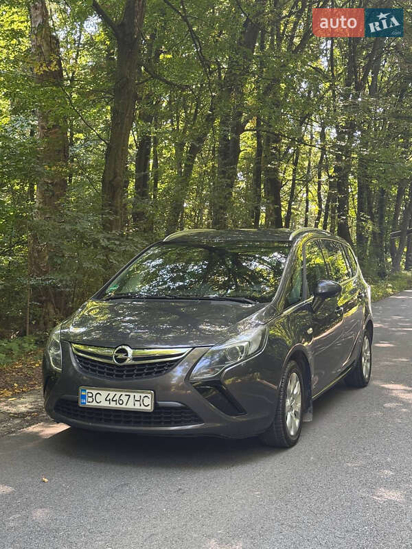 Микровэн Opel Zafira 2015 в Львове
