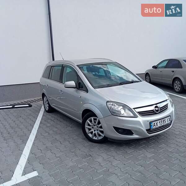 Минивэн Opel Zafira 2012 в Ровно