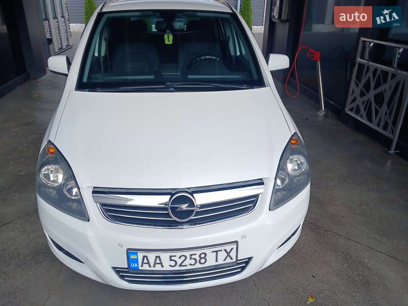 Мінівен Opel Zafira 2012 в Черкасах