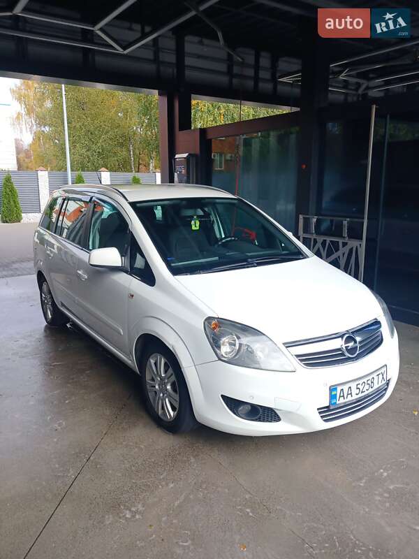 Мінівен Opel Zafira 2012 в Черкасах