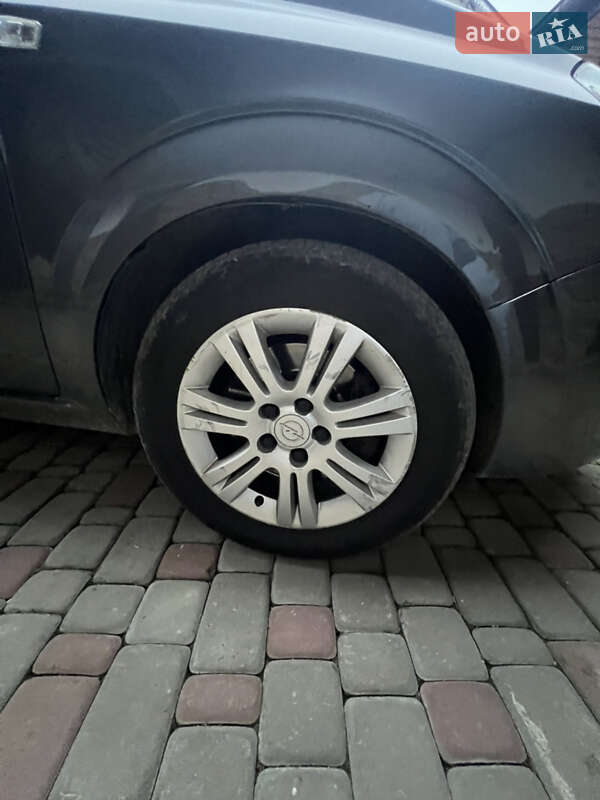 Минивэн Opel Zafira 2011 в Львове