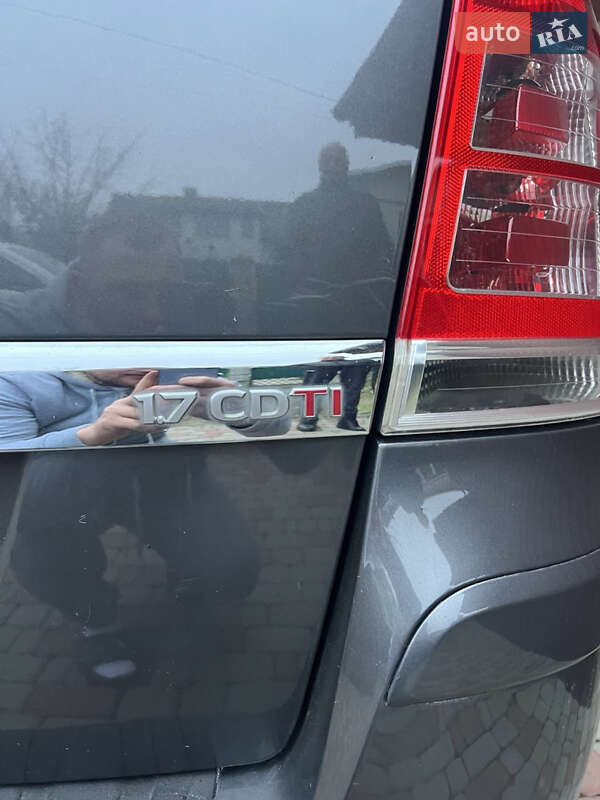 Минивэн Opel Zafira 2011 в Львове