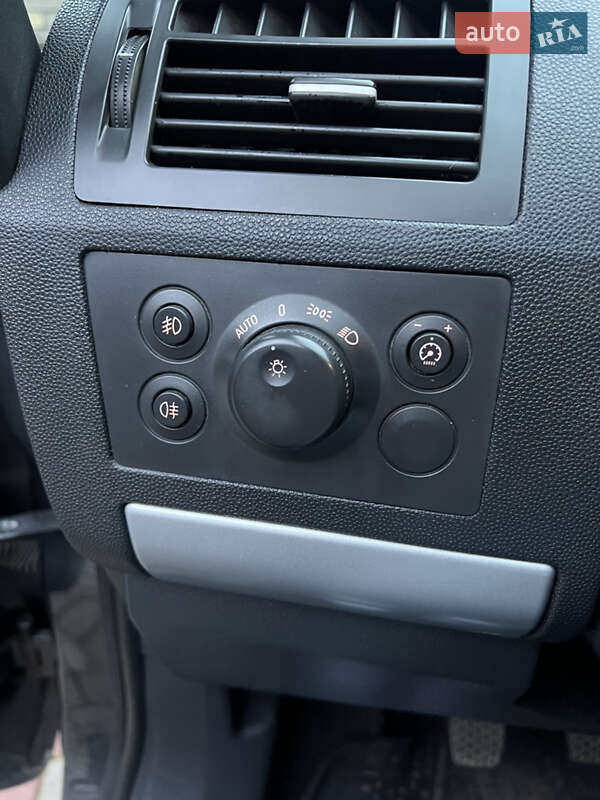 Минивэн Opel Zafira 2011 в Львове