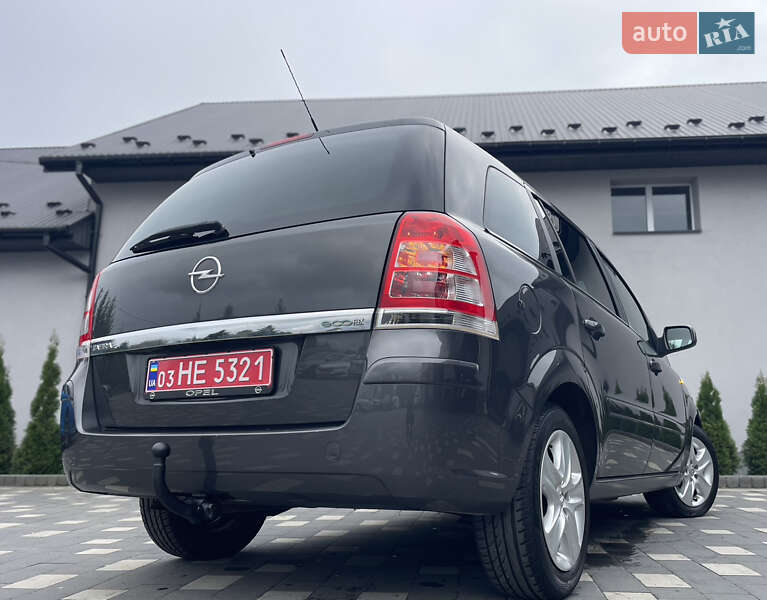 Мінівен Opel Zafira 2011 в Дрогобичі