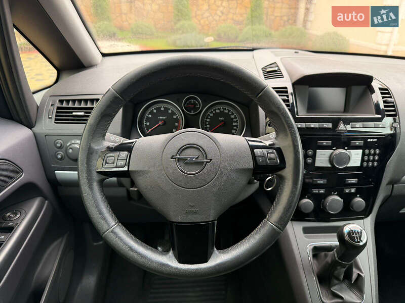 Минивэн Opel Zafira 2009 в Могилев-Подольске