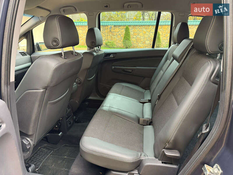 Минивэн Opel Zafira 2009 в Могилев-Подольске
