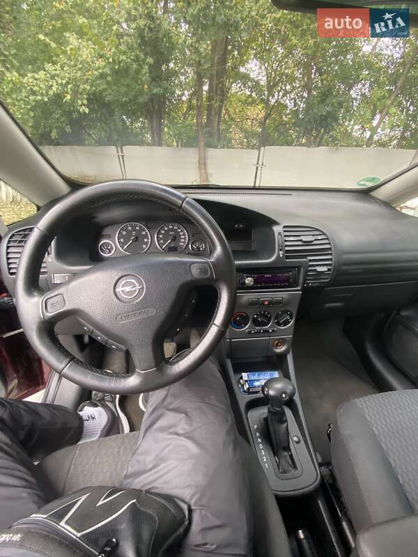 Минивэн Opel Zafira 2004 в Хмельнике