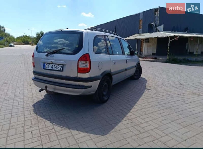 Минивэн Opel Zafira 2004 в Славянске