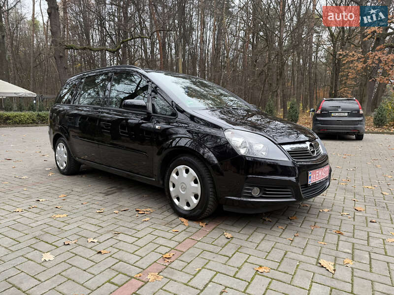 Минивэн Opel Zafira 2007 в Луцке