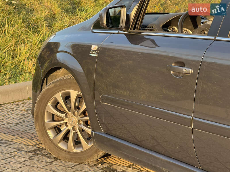 Мінівен Opel Zafira 2011 в Стрию