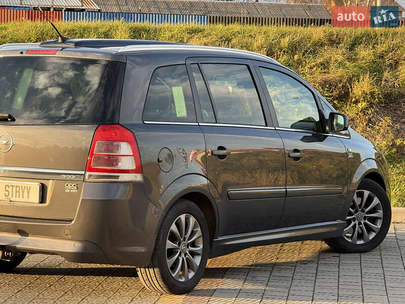 Мінівен Opel Zafira 2011 в Стрию